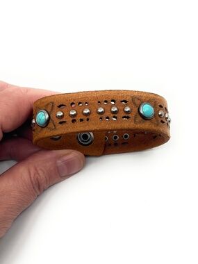 Brown Leather Tooled Stud Western Bracelet NEW